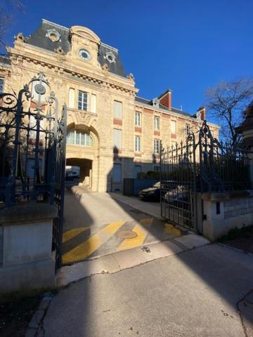 Le Corbeau Et Le Homard, Un Vrai Havre De Paix Διαμέρισμα Ντιζόν Εξωτερικό φωτογραφία